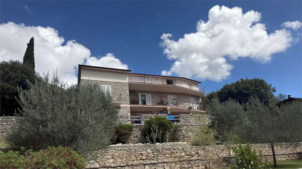 Perugia Esclusiva Villa Panoramica in Vendita a Trinità di Perugia