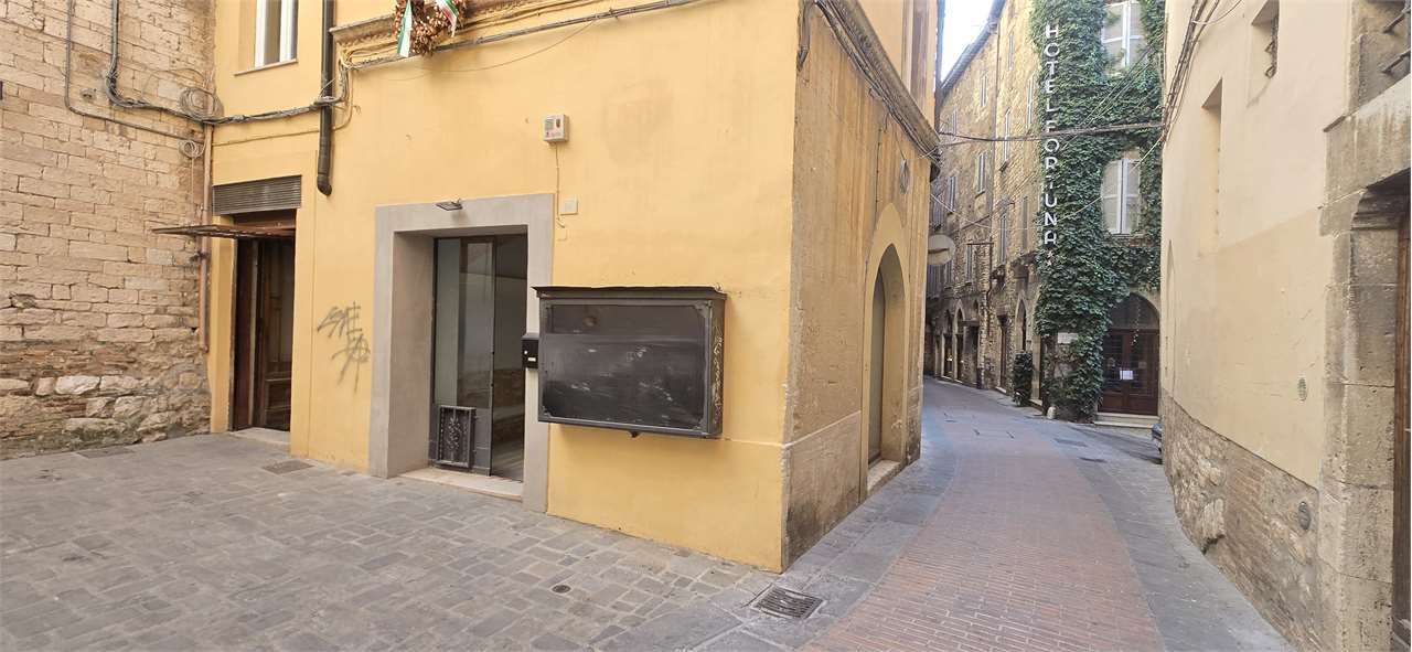 Perugia Perugia Negozio in centro in locazione
