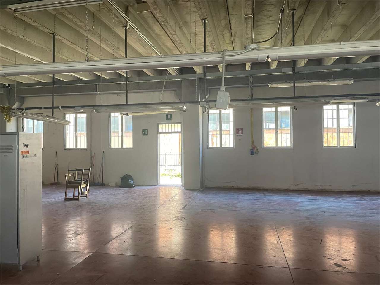 Perugia Affittasi Spazio Uso laboratorio