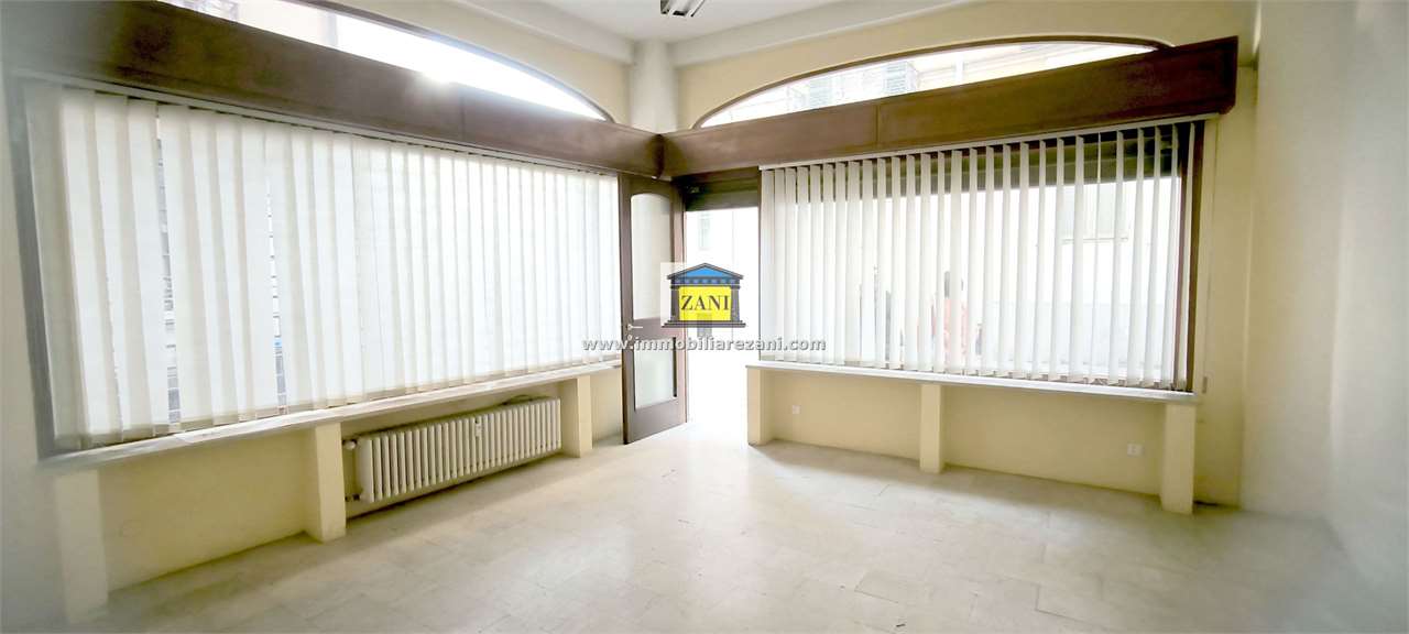 Negozio in affitto a Salsomaggiore Terme (PR)