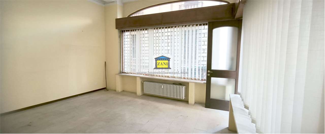 Negozio in affitto a Salsomaggiore Terme (PR)
