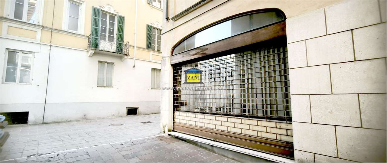 Negozio in affitto a Salsomaggiore Terme (PR)