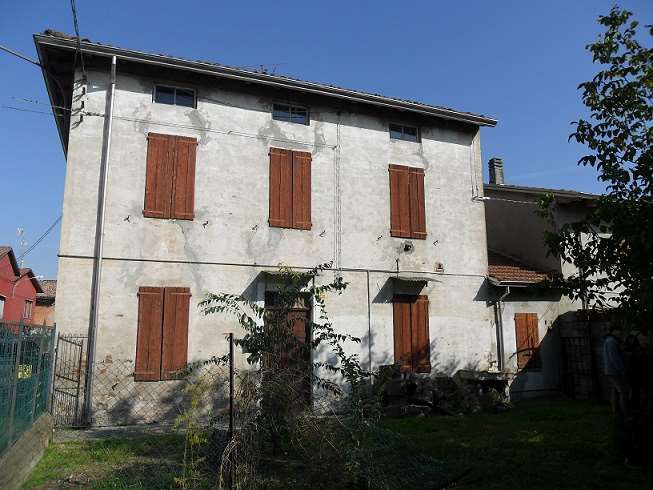 Porzione di casa in vendita a Ragazzola, Roccabianca (PR)
