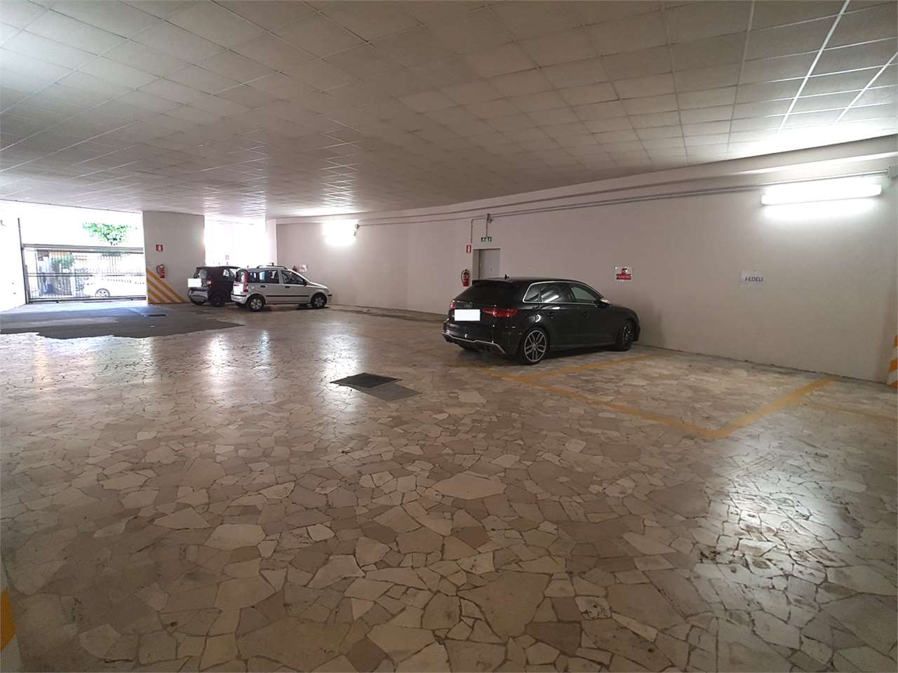 Garage/Box/Posto auto in affitto a Cantù (CO)