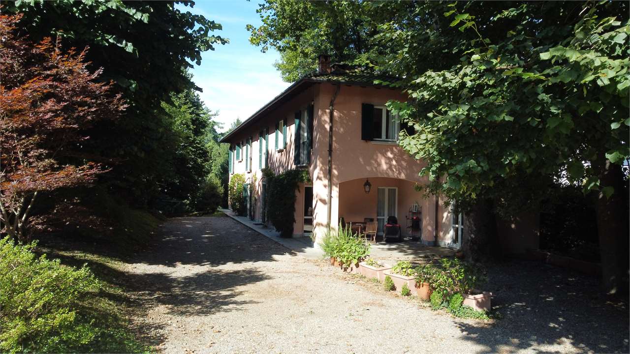 Villa in vendita a Cadorago (CO)