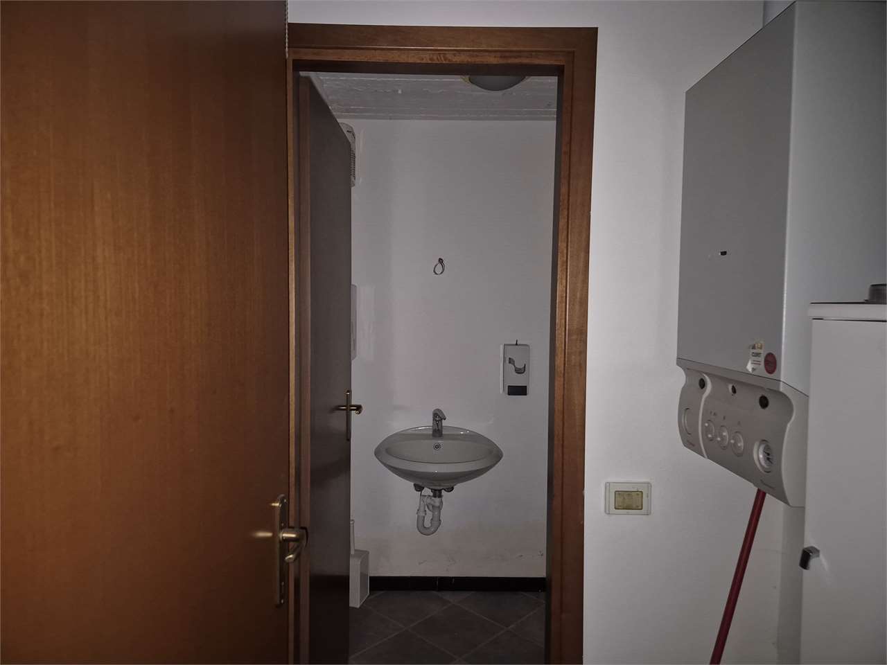 Negozio in affitto a Villa Guardia (CO)
