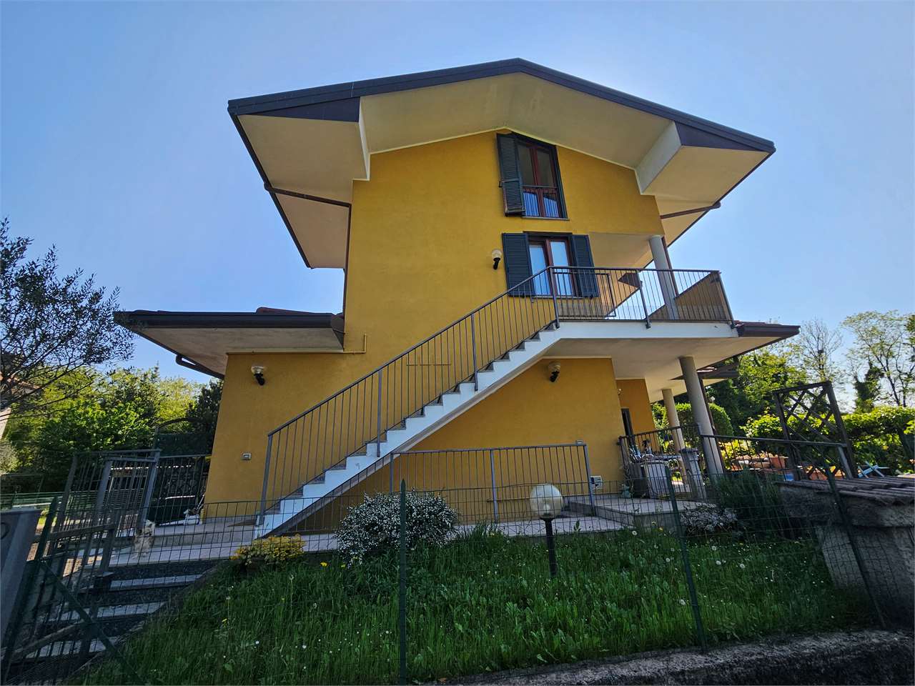 Appartamento in vendita a Bregnano (CO)
