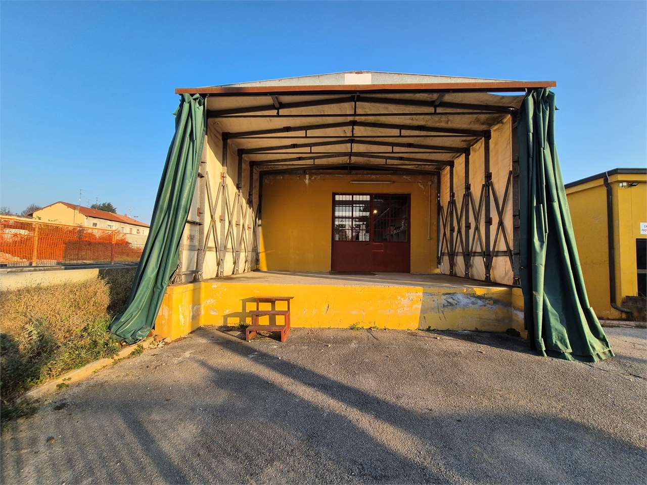 Capannone in vendita a Cirimido (CO)