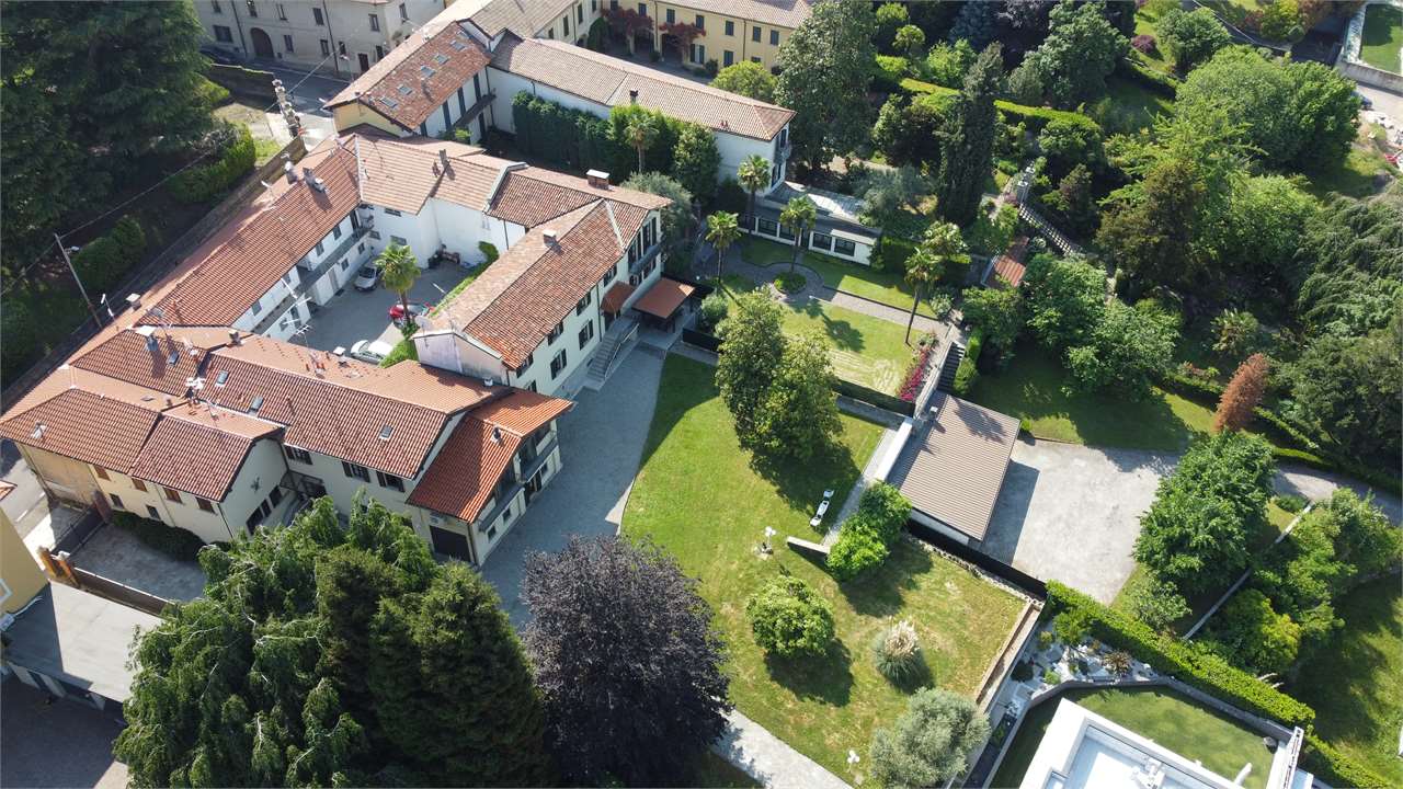 Vendita Villetta Bifamiliare Casa/Villa Appiano Gentile Viale Rimembranze  3 446781