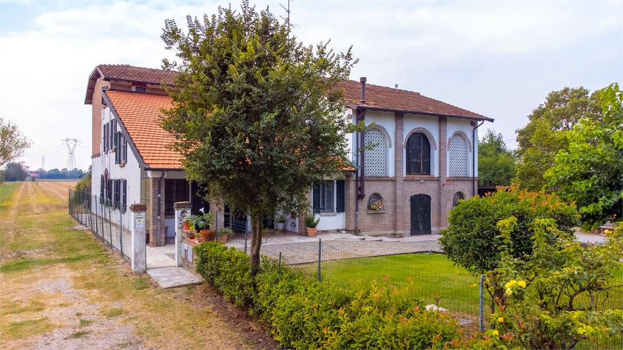 Villa in vendita a Rovereto, Novi Di Modena (MO)