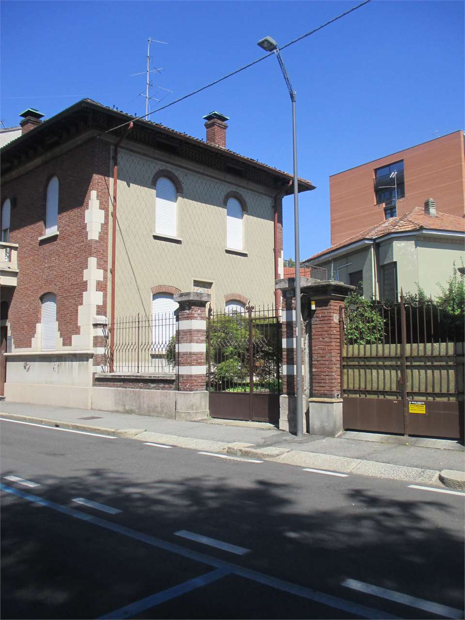 Vendita Villa unifamiliare Casa/Villa Gallarate via Damiano Chiesa  38455