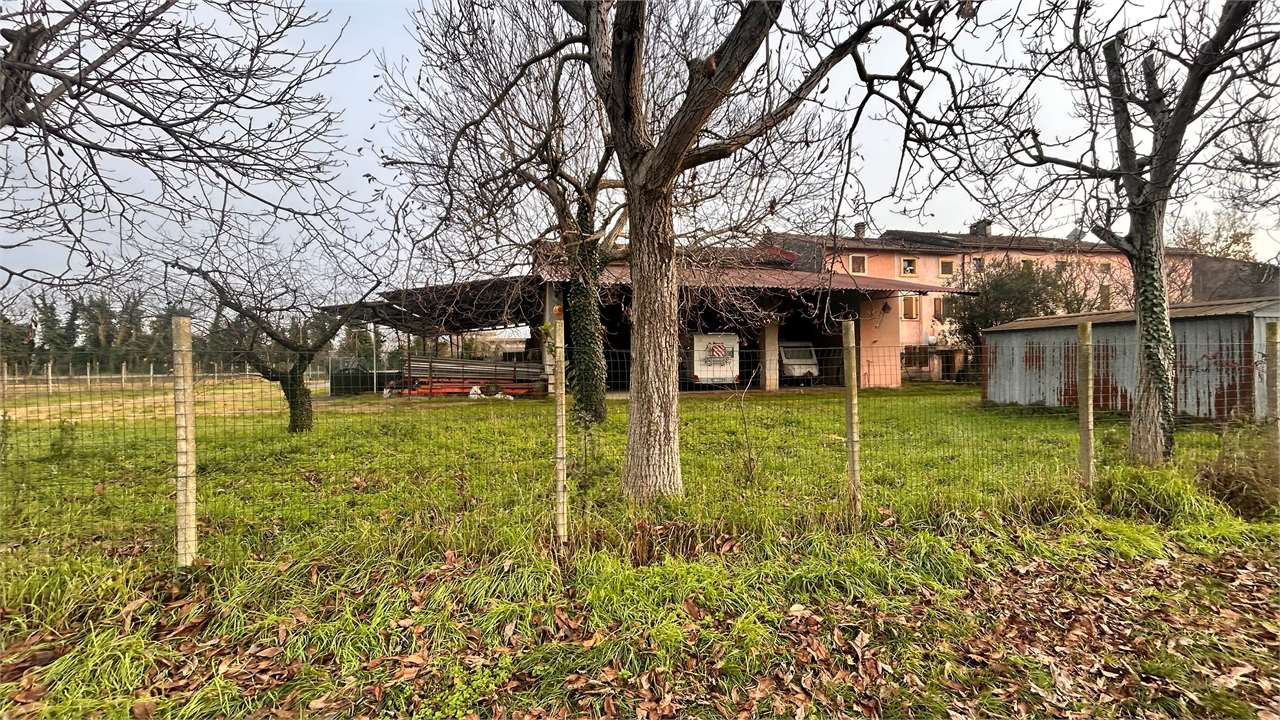 Roverbella Vendita Stabile / Palazzo