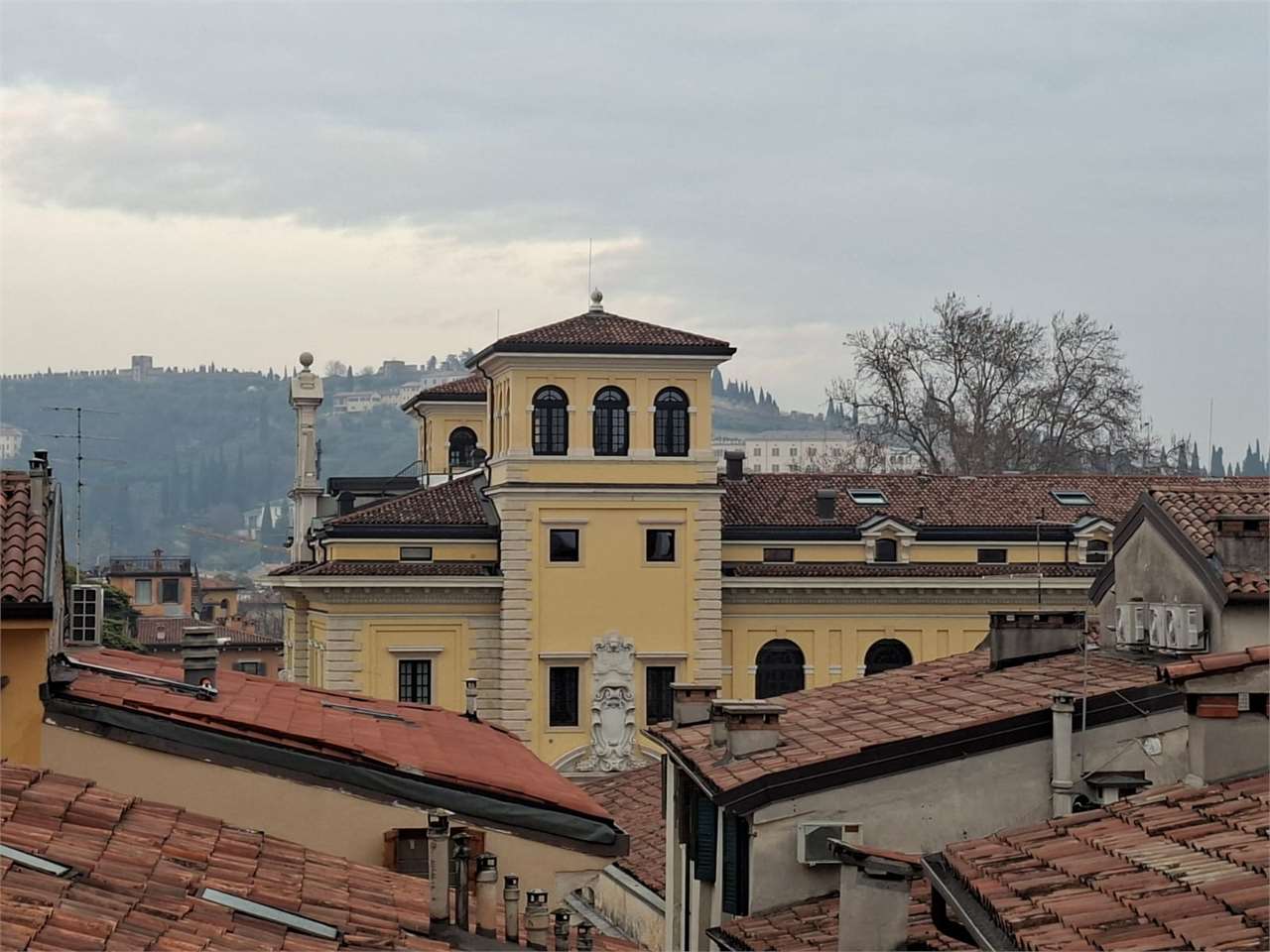 Verona Affitto 4 o più locali