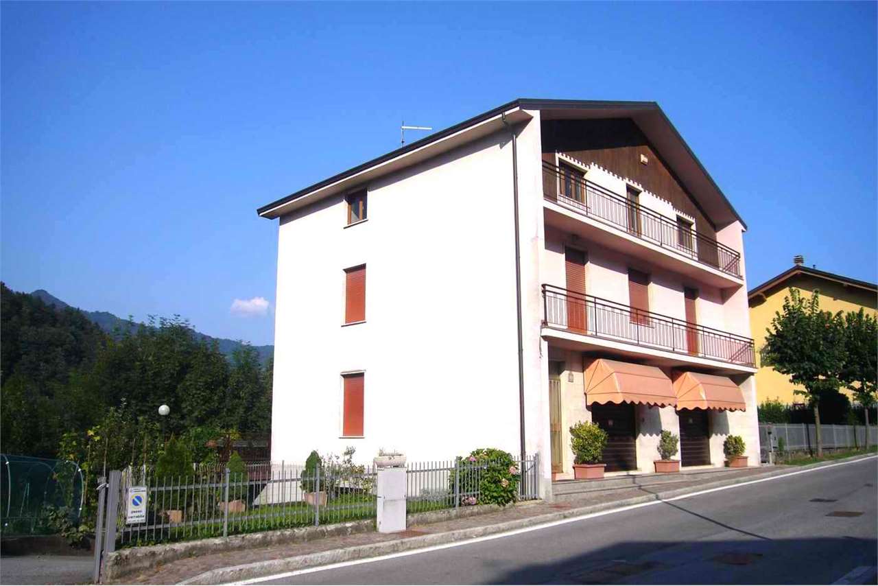 Villa unifamiliare in vendita in Via Cà Mondora , Sant'Omobono Terme