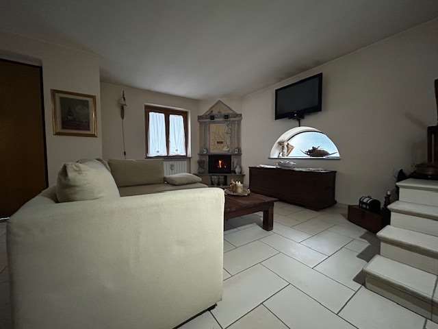 Casa indipendente in vendita a Travo (PC)