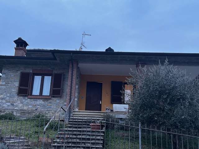 Casa indipendente in vendita a Travo (PC)