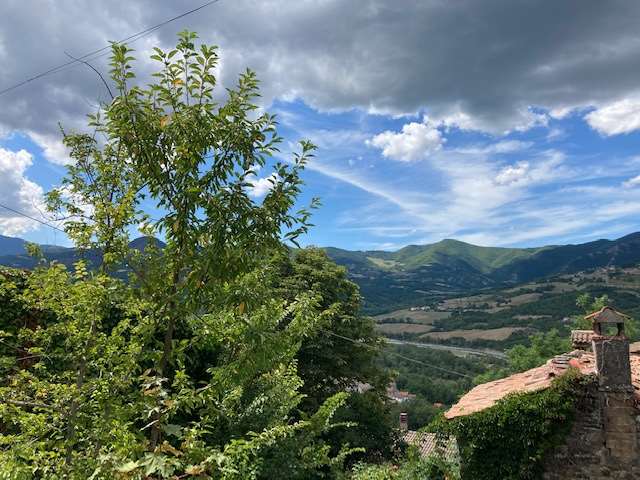 Casa indipendente in vendita a Coli (PC)