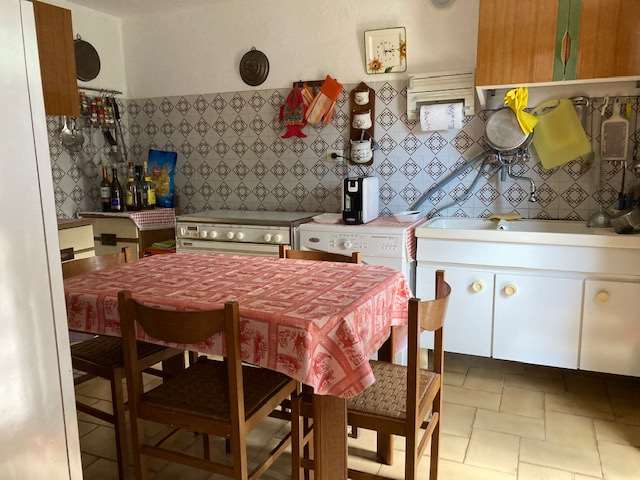 Casa indipendente in vendita a Coli (PC)