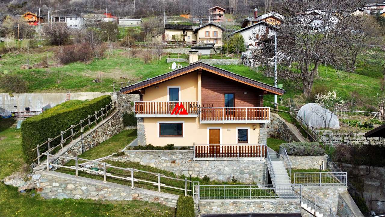 Villa in Vendita a Aosta