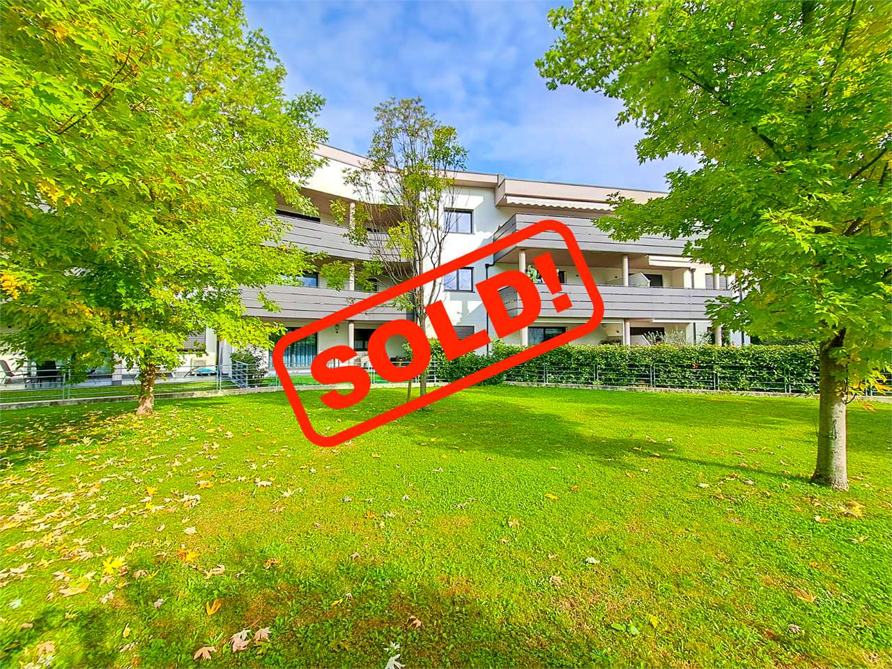 SOLD! 3-ROOM APARTMENT WITH GARDEN NEAR THE LAKE!