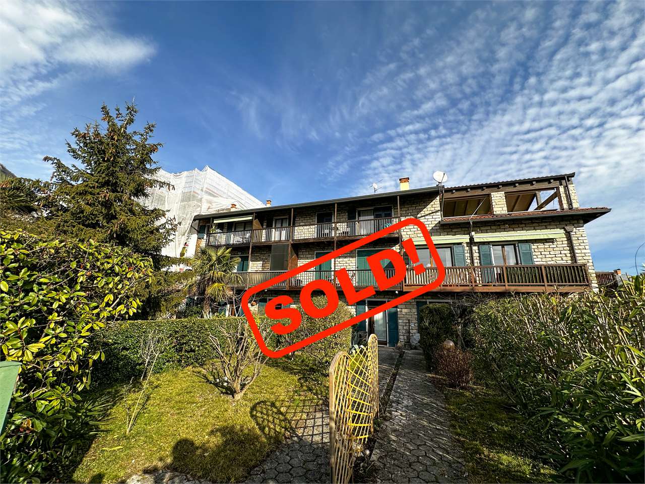 SOLD! FOUR-ROOM APARTMENT WITH FANTASTIC EXPOSURE