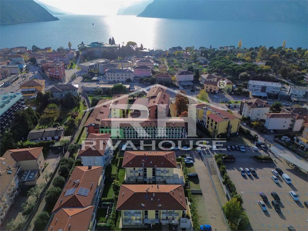 RIF. 20 - ESCLUSIVO ATTICO A DUE PASSI DAL LAGO