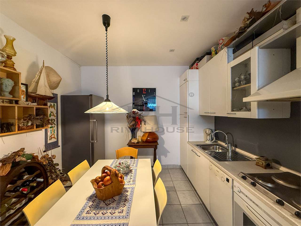 REF. 24 - END-OF-TERCE TOWNHOUSE WITH GARDEN