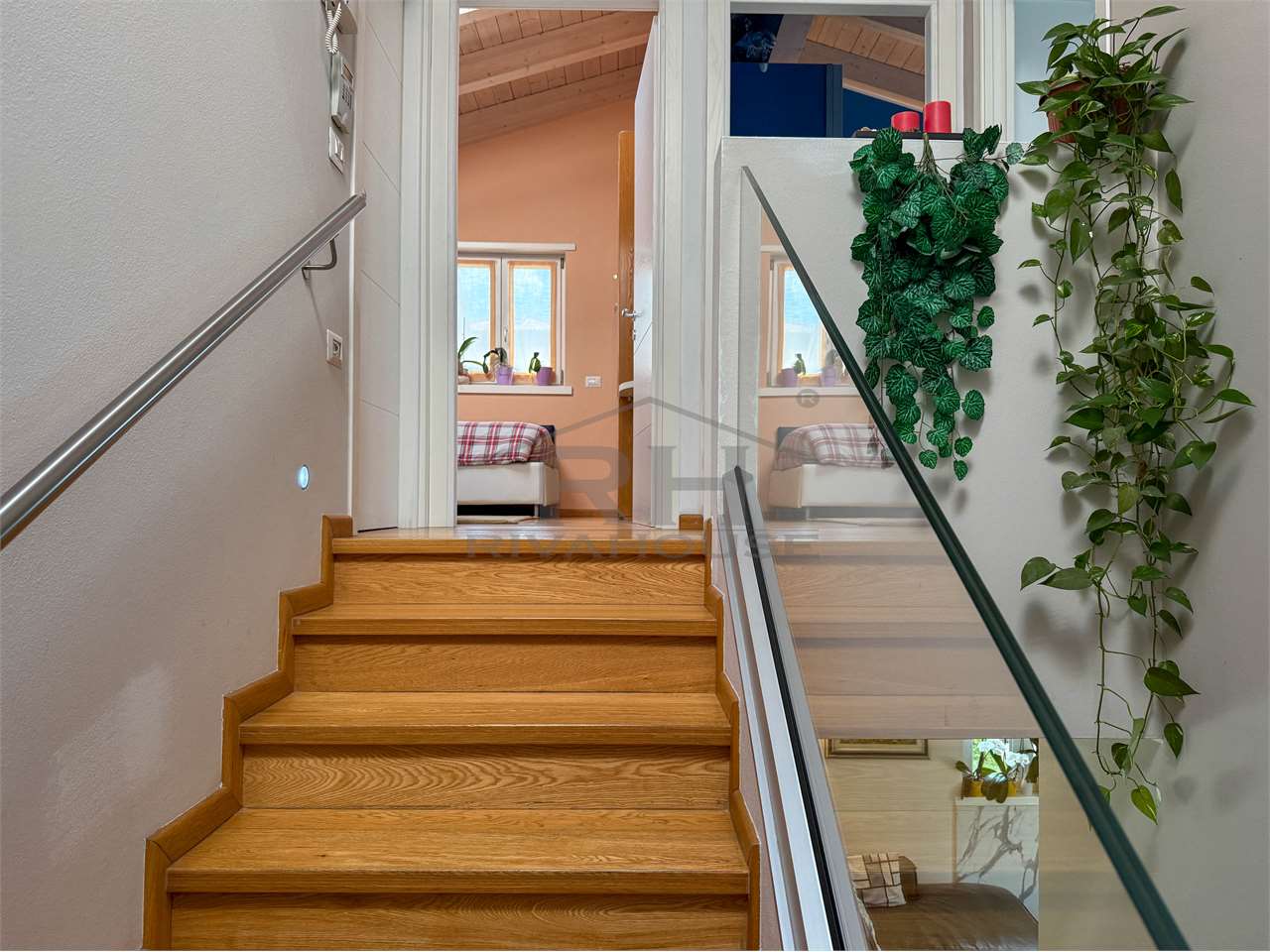 REF. 24 - END-OF-TERCE TOWNHOUSE WITH GARDEN
