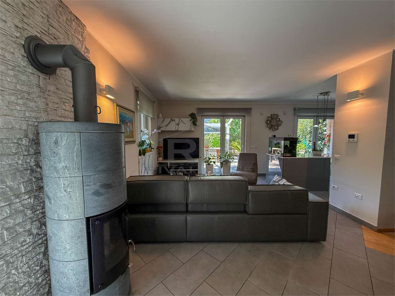 REF. 24 - END-OF-TERCE TOWNHOUSE WITH GARDEN