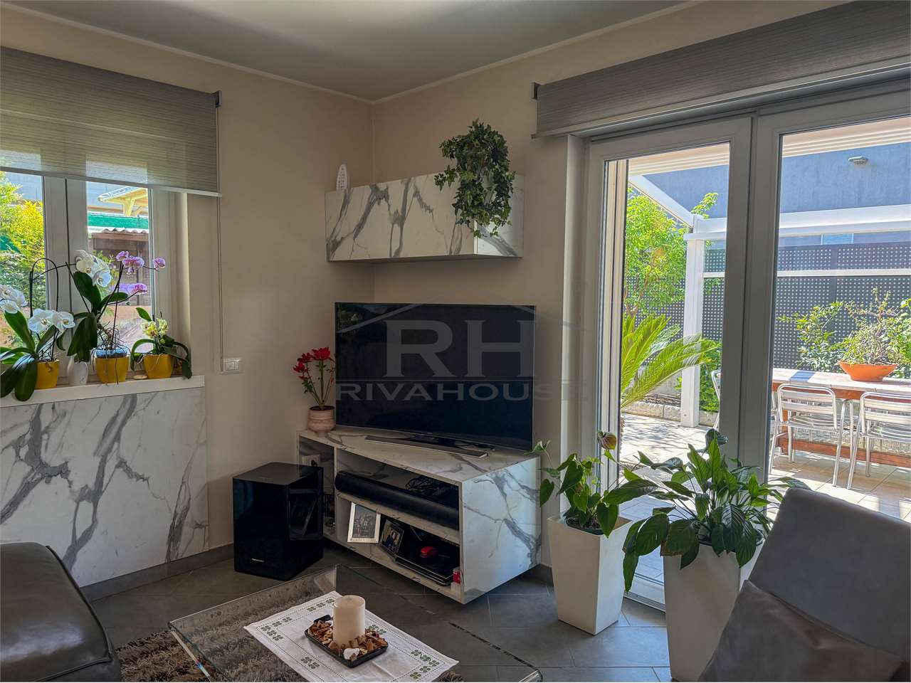 REF. 24 - END-OF-TERCE TOWNHOUSE WITH GARDEN