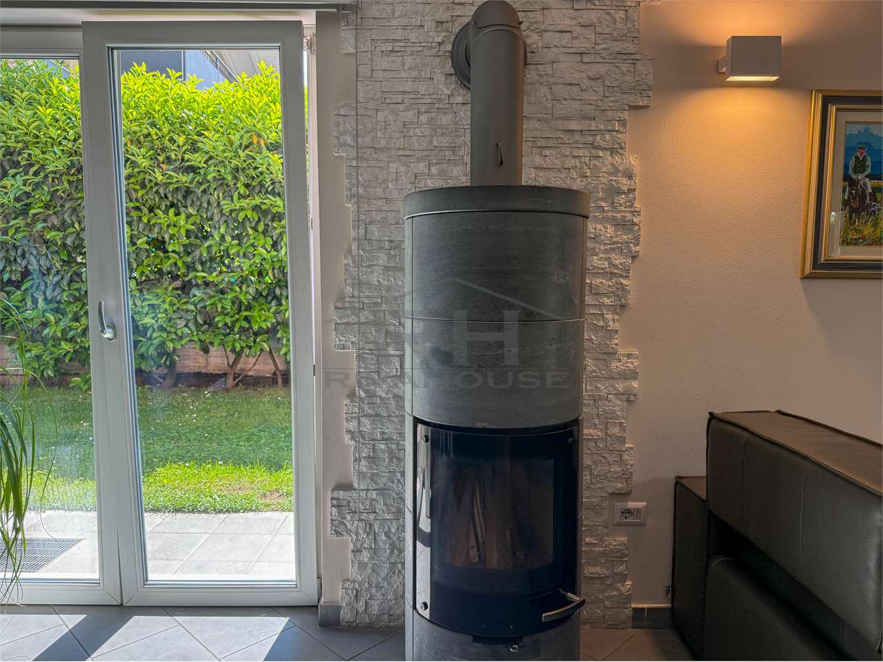REF. 24 - END-OF-TERCE TOWNHOUSE WITH GARDEN