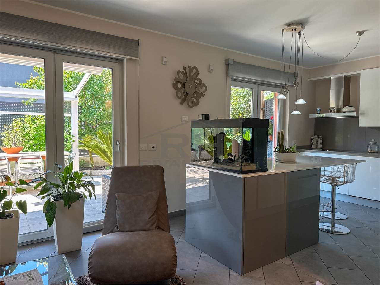 REF. 24 - END-OF-TERCE TOWNHOUSE WITH GARDEN