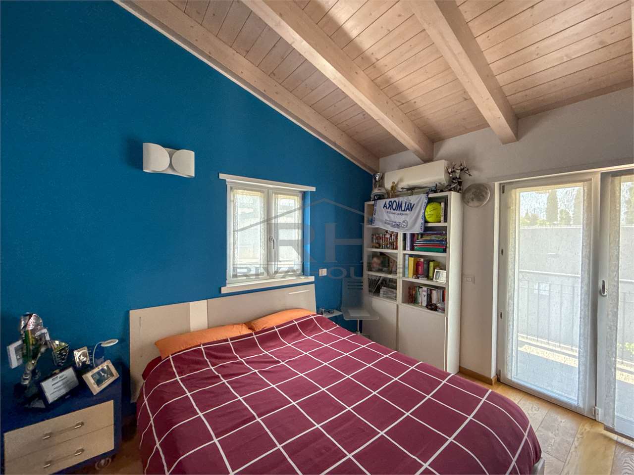 REF. 24 - END-OF-TERCE TOWNHOUSE WITH GARDEN