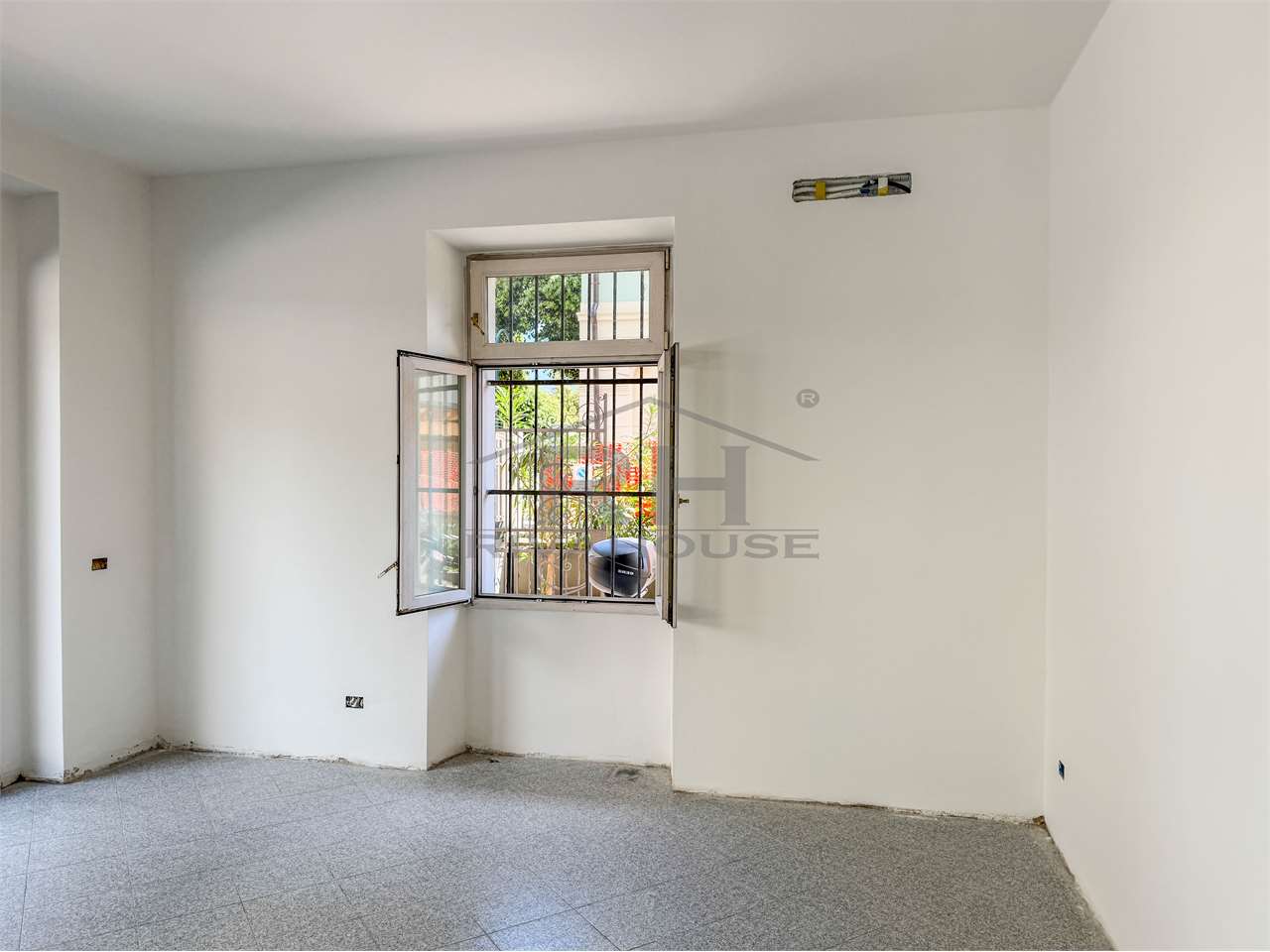 RIF. 36 - LOCALE COMMERCIALE IN CENTRO