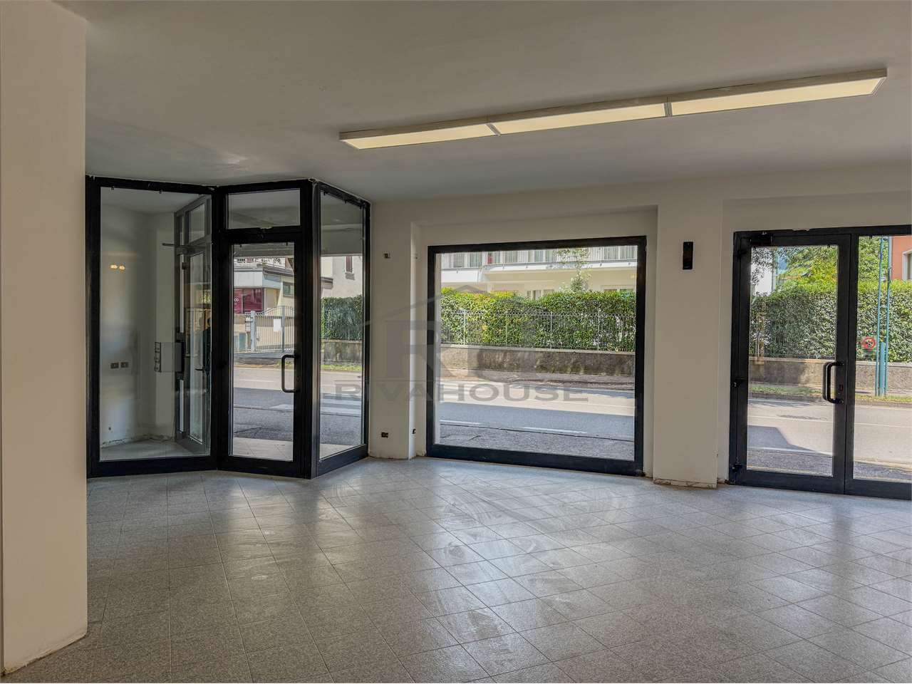 RIF. 36 - LOCALE COMMERCIALE IN CENTRO