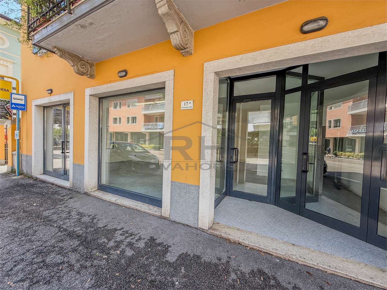 RIF. 36 - LOCALE COMMERCIALE IN CENTRO