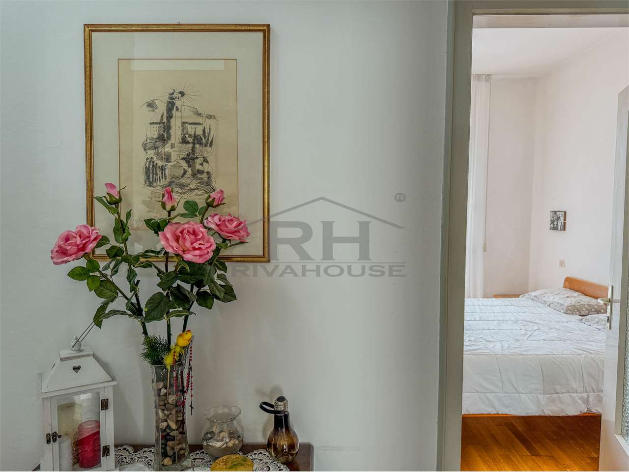 REF. 01 - TWO-BEDROOM IN LAKE STRIP