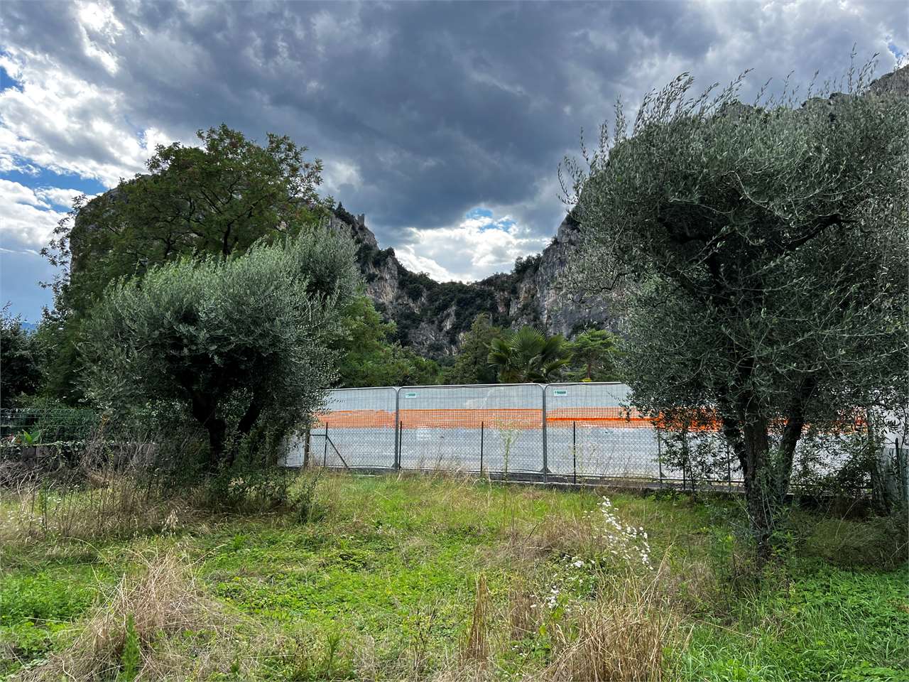 RIF. 40-2 APPARTAMENTO DI PRESTIGIO CON GIARDINO