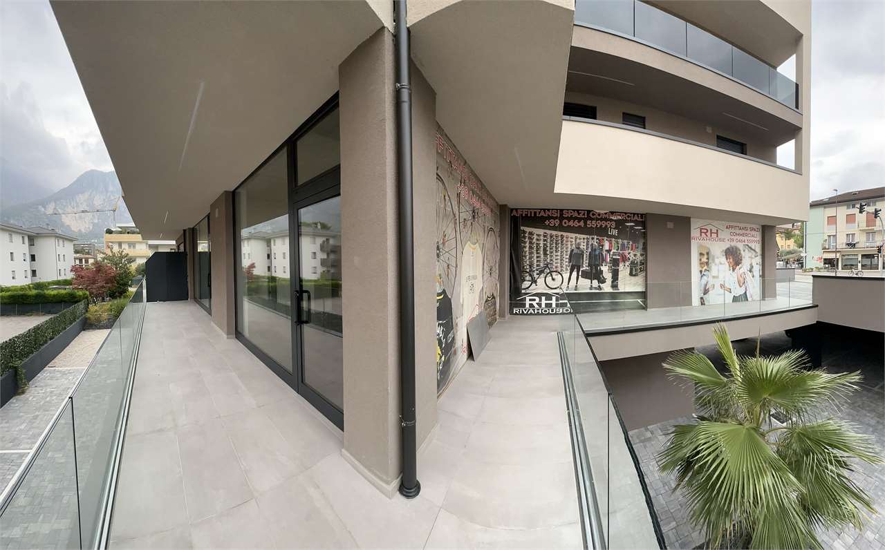 SPAZIO COMMERCIALE DI PRESTIGIO IN ZONA STRATEGICA