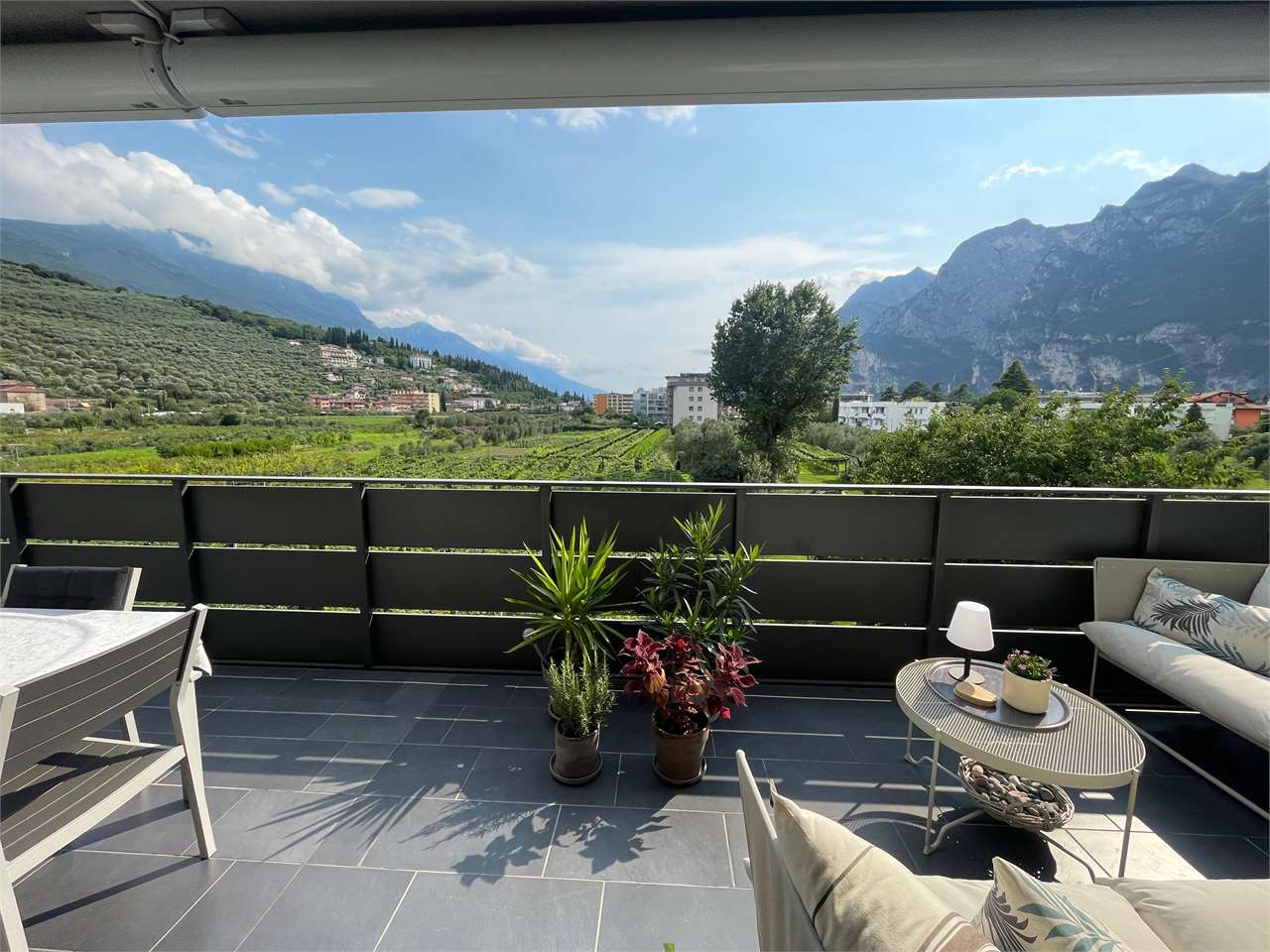 RIF. 37 ATTICO SPAZIOSO CON VISTA INCANTEVOLE