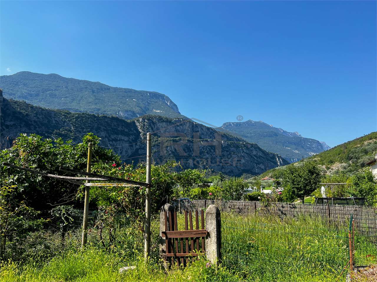 RIF. 01 - TERRACIELO DA RISTRUTTURARE