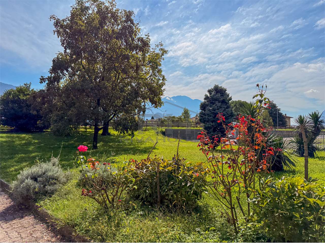 REF. 17 – TOP-FLOOR FOUR-ROOM APARTMENT WITH PANORAMIC VIEW