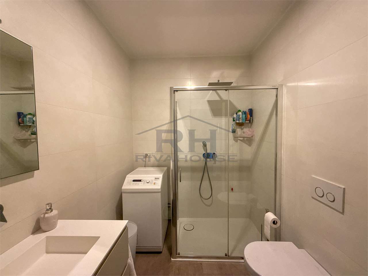 SOLD! TOP-FLOOR FOUR-ROOM APARTMENT WITH PANORAMIC VIEW