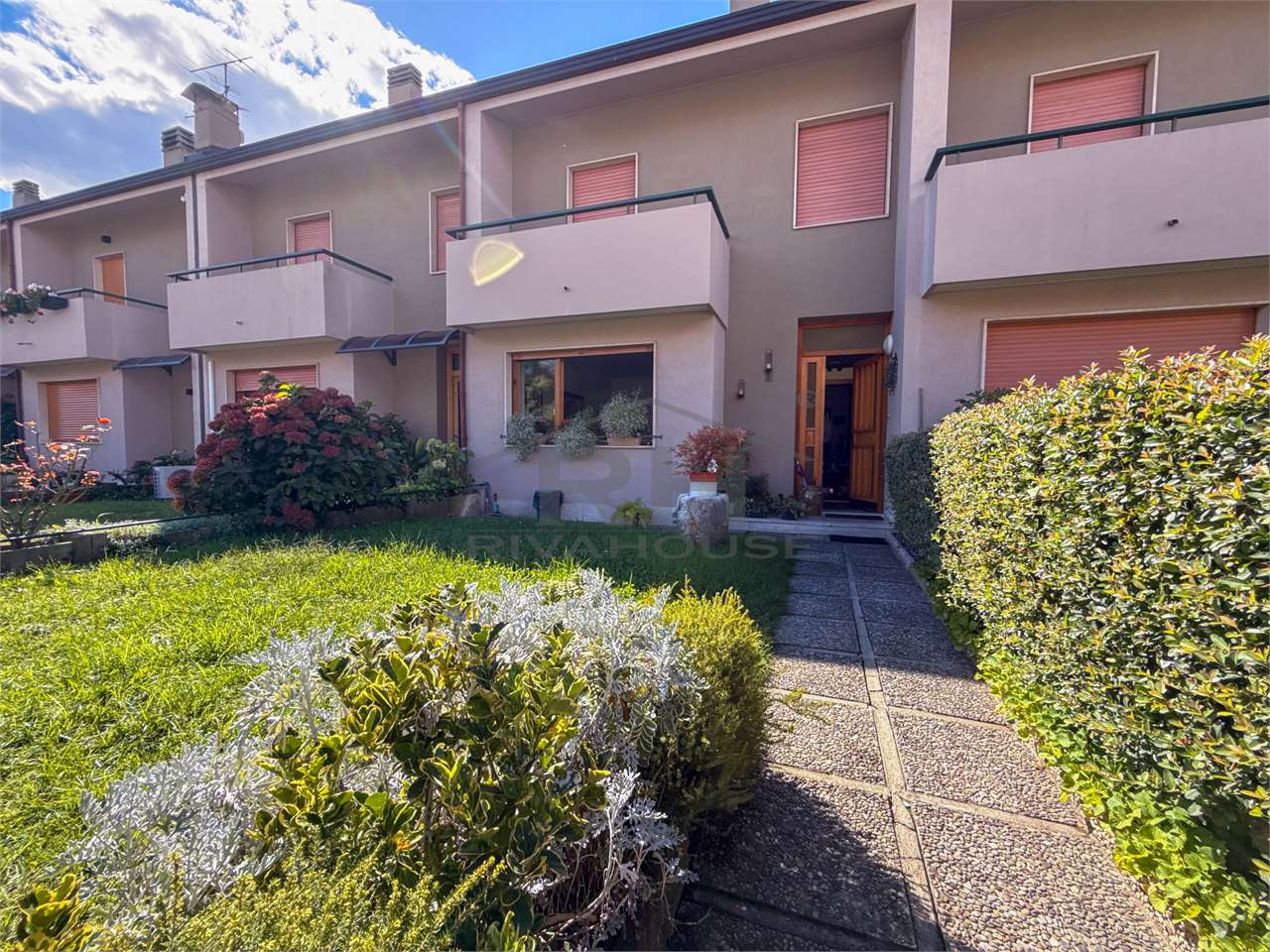REF. 37 - TERRACED HOUSE IN BARE OWNERSHIP