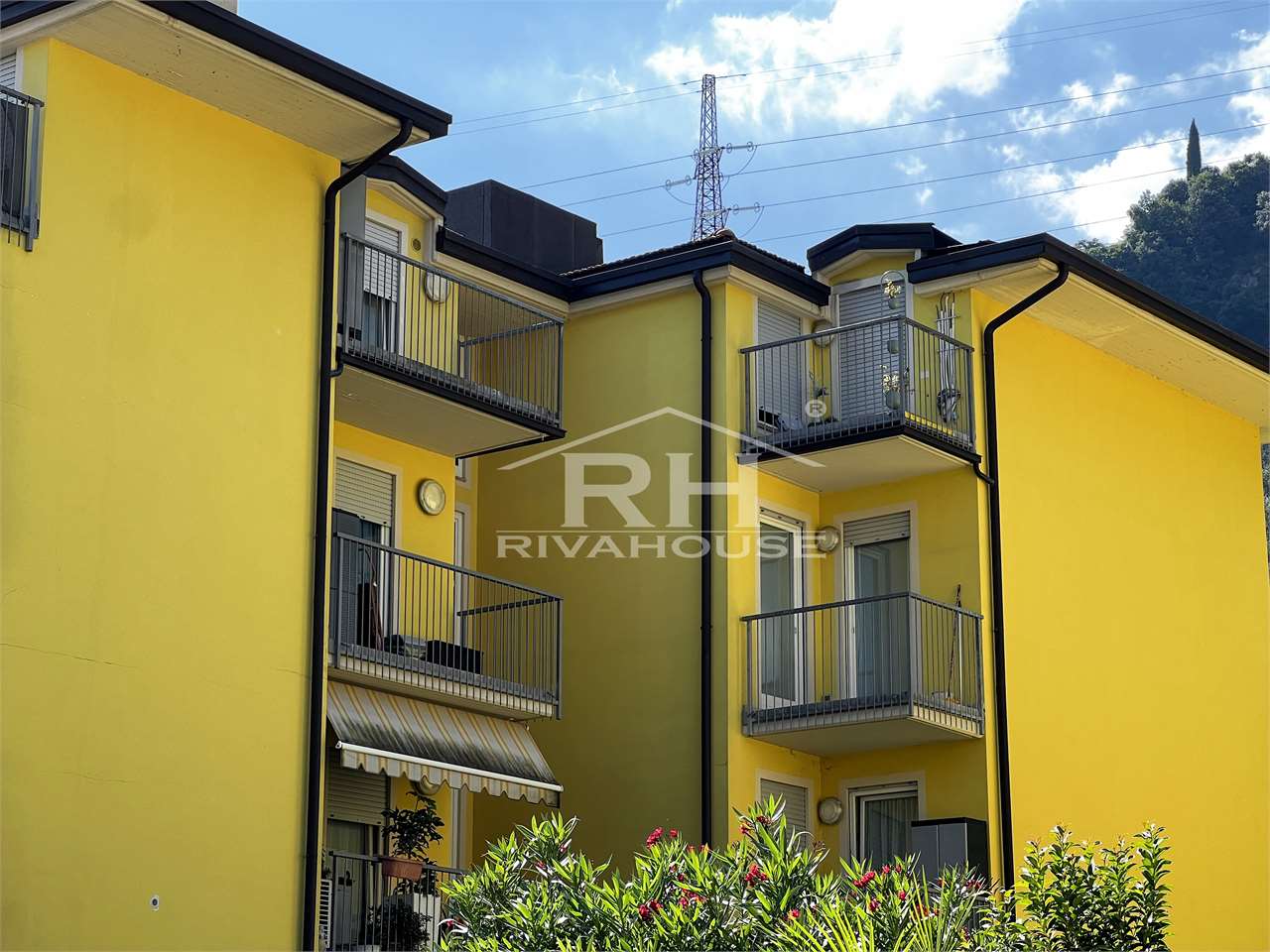 SOLD! MODERN AND BRIGHT APARTMENT