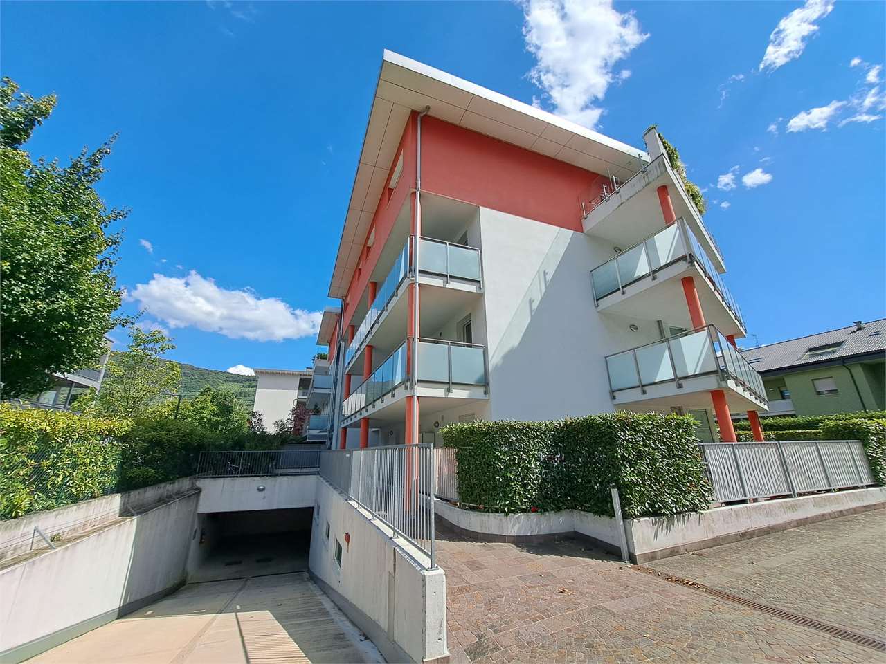 RIF. 38 - EXCLUSIVE TWO-ROOM  GILMOZZI-FREE APARTMENT IN THE LAKE AREA!