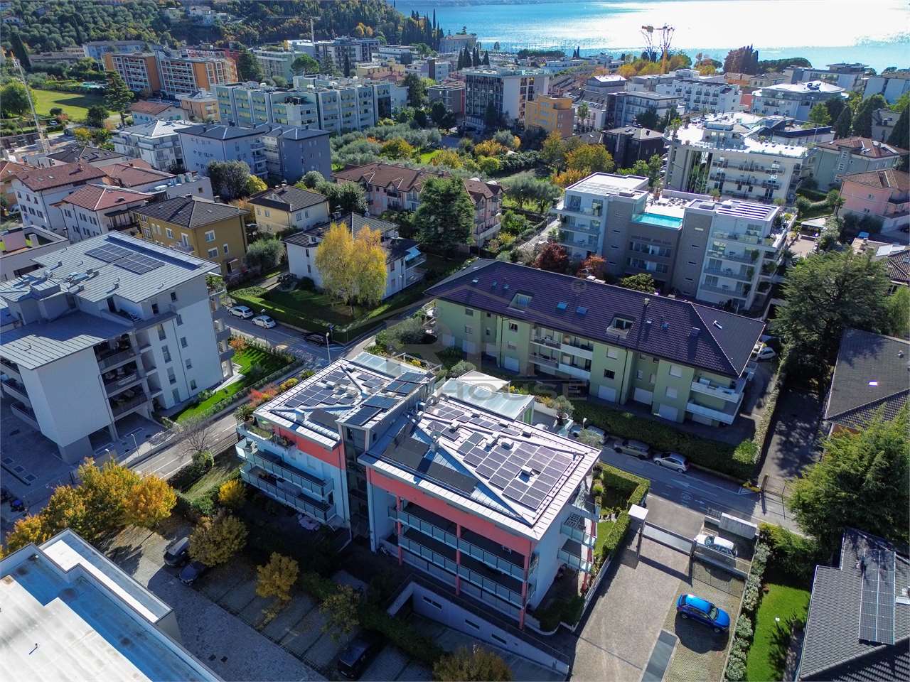 RIF. 38 - BILOCALE ESCLUSIVO IN FASCIA LAGO ESENTE GILMOZZI!