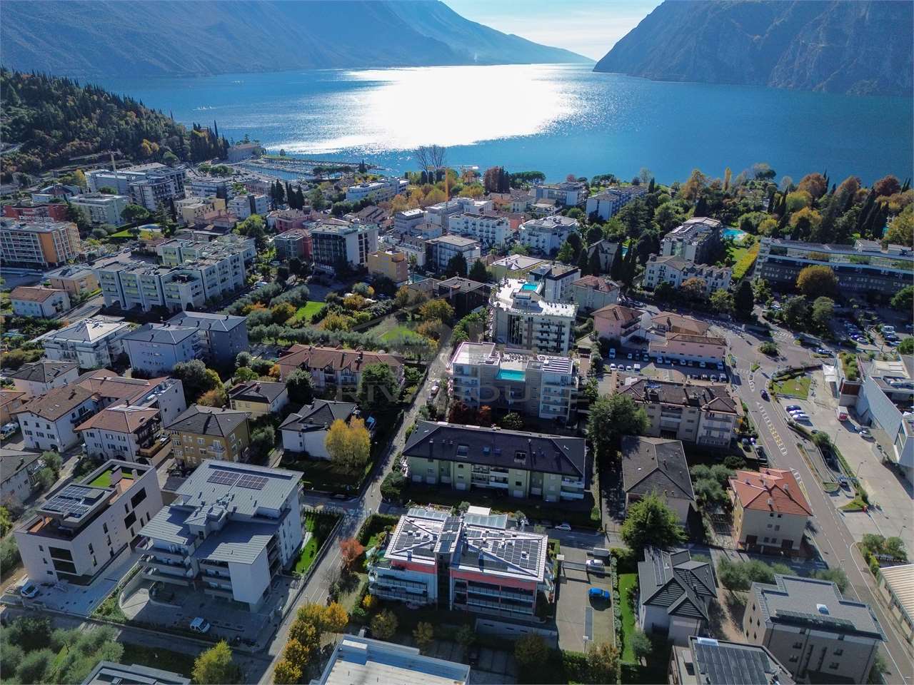 RIF. 38 - BILOCALE ESCLUSIVO IN FASCIA LAGO ESENTE GILMOZZI!