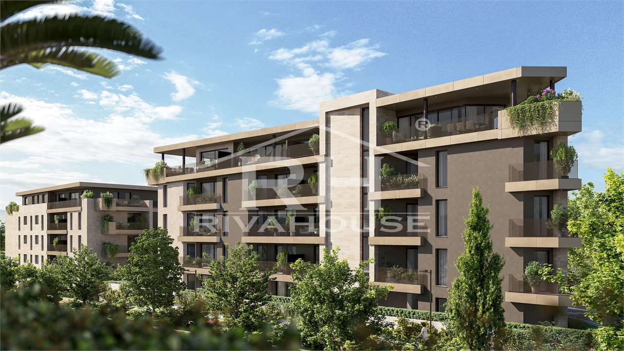 RIF. 43 AA02-AB02 MODERNO BILOCALE CON GIARDINO