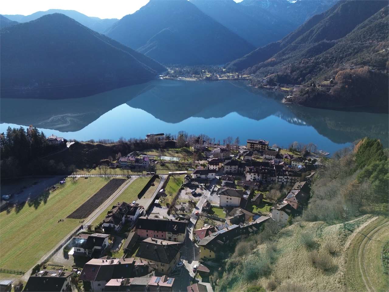 RIF. 04 - PROPRIETA' CON VISTA SUL LAGO DI LEDRO
